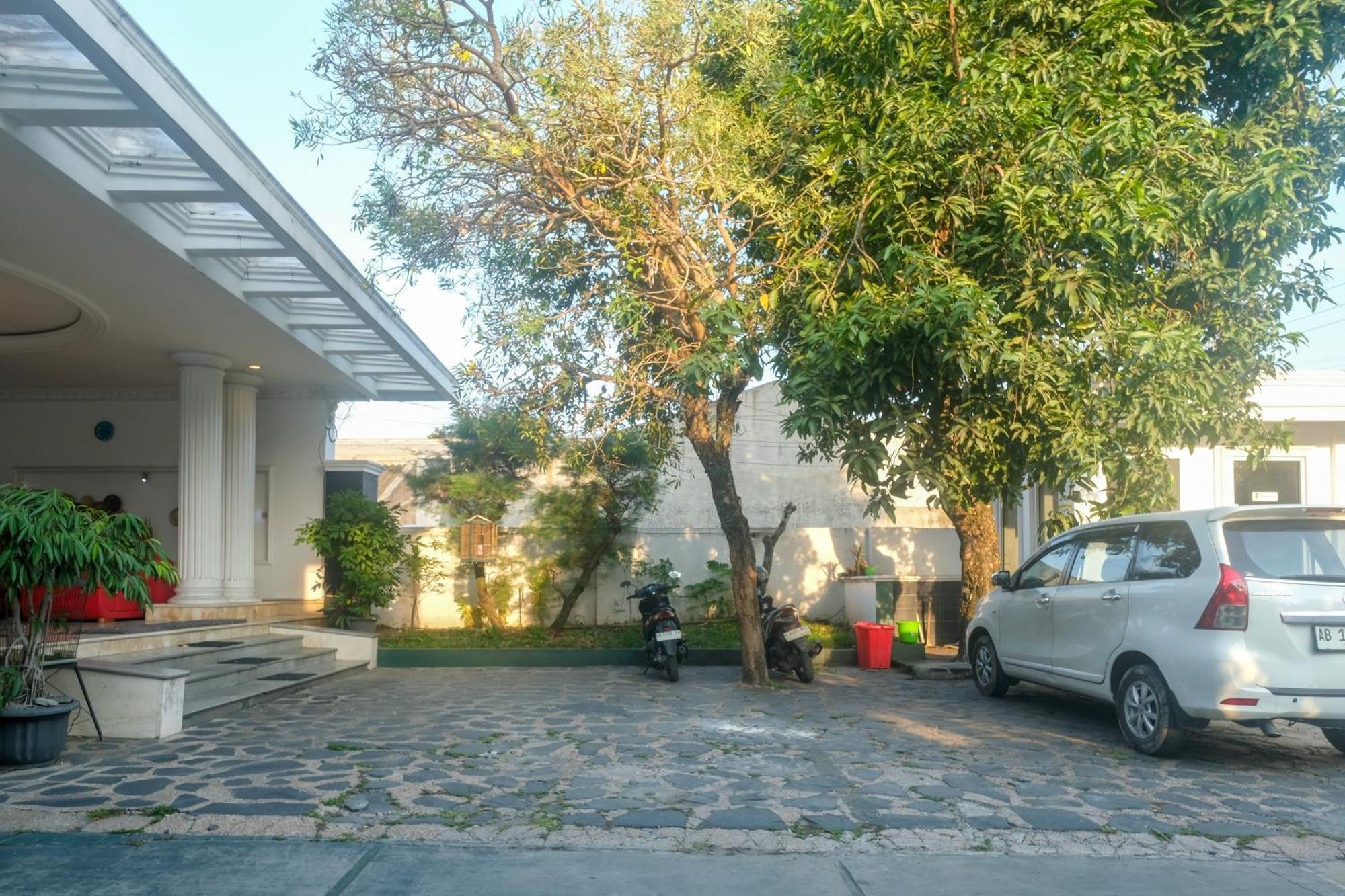 Urbanview Omah Pari Boutique Hotel Yogyakarta Exterior photo